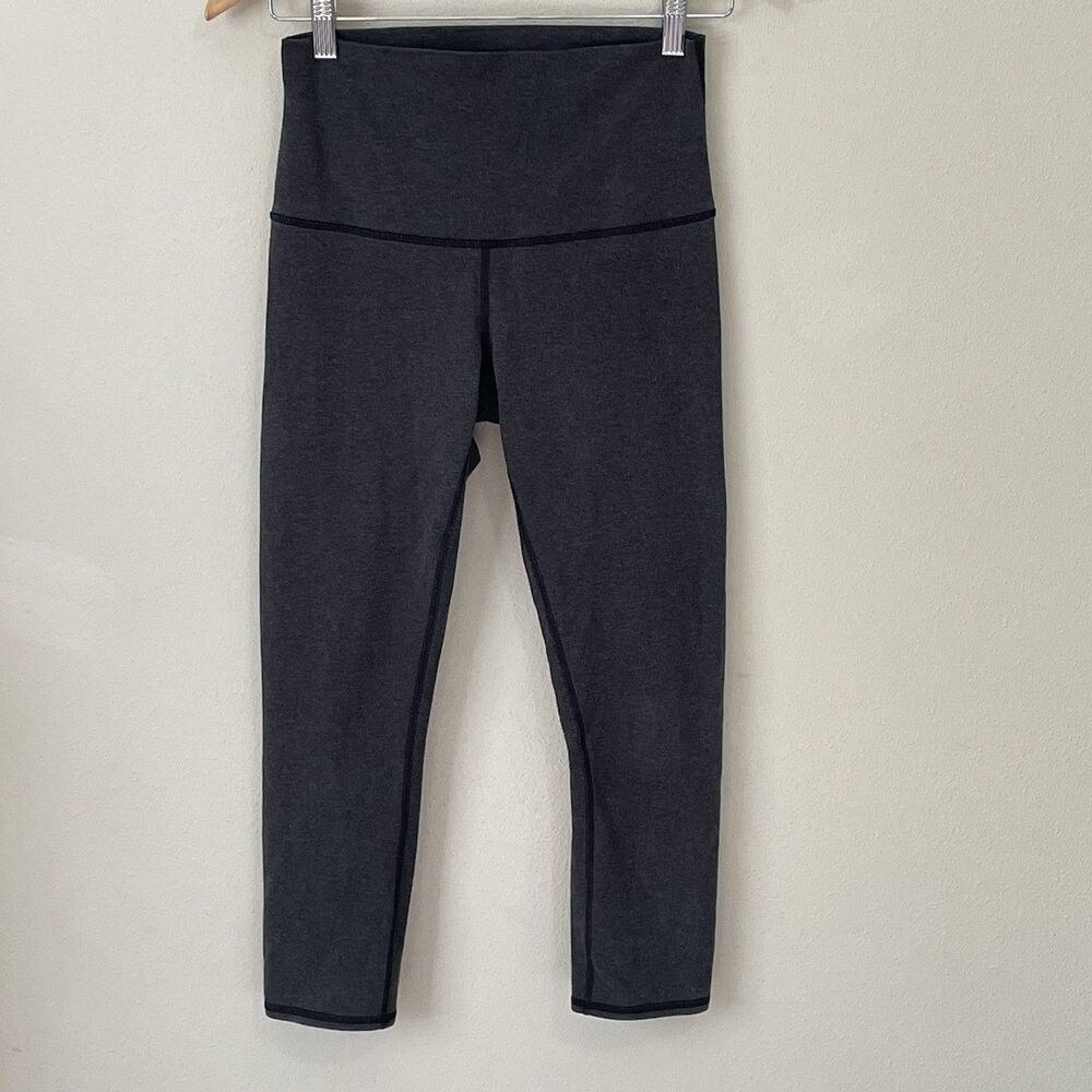 Lululemon Athletic Cropped Leggings Womens Size 4 Gray Yoga Pants High Waist